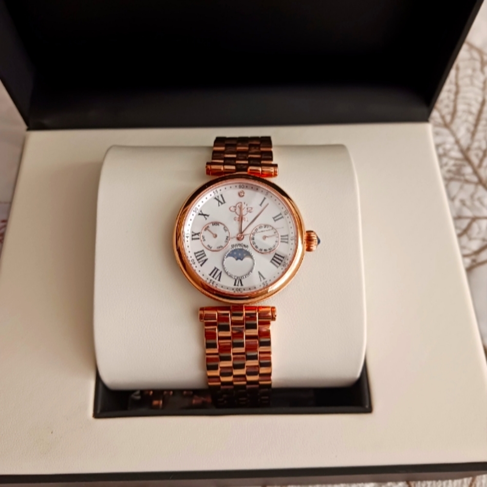 Gv2 Gevril Rose Gold Ladies Watch